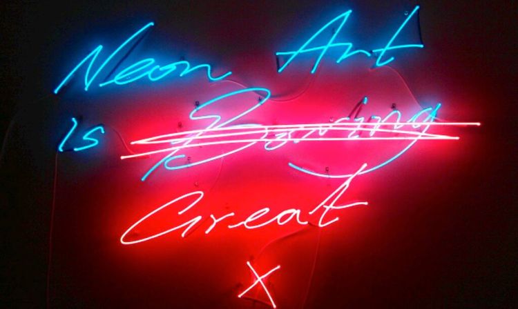 - blev nyforelsket i neon og andre vigtigheder